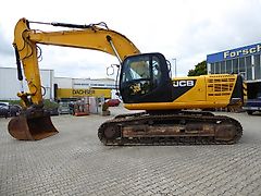JCB JS290NLC mit Oilquick OQ 70/55