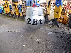 SAT - Kugel / Abbruchkugel 2,8 t rund - mit Aufhängung Aufnahme Ring-Stärke 50 mm Aufnahme-innen 80 mm - Bagger: 30t-40t
