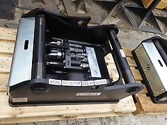 Oilquick - SW-Adapterplatte OQ 80 orig. 3 Leitungen - bestückt für FF (mit Lecköl) - Bohrbild auf Kundenanfrage - SW-Identmaße: 80-590-670-590-80 - Bagger: 25t-43t