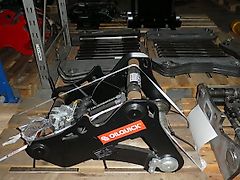 Oilquick - SW-Adapter OQ 65 orig. 4 Leitungen - für Hydraulik-Pende-Greifer - bestückt für HG - SW-Identmaße: 65-440-530-440-64 - für Gabelaufnahme unten Ident-Maße: 70-380 - Bagger: 14t-22t